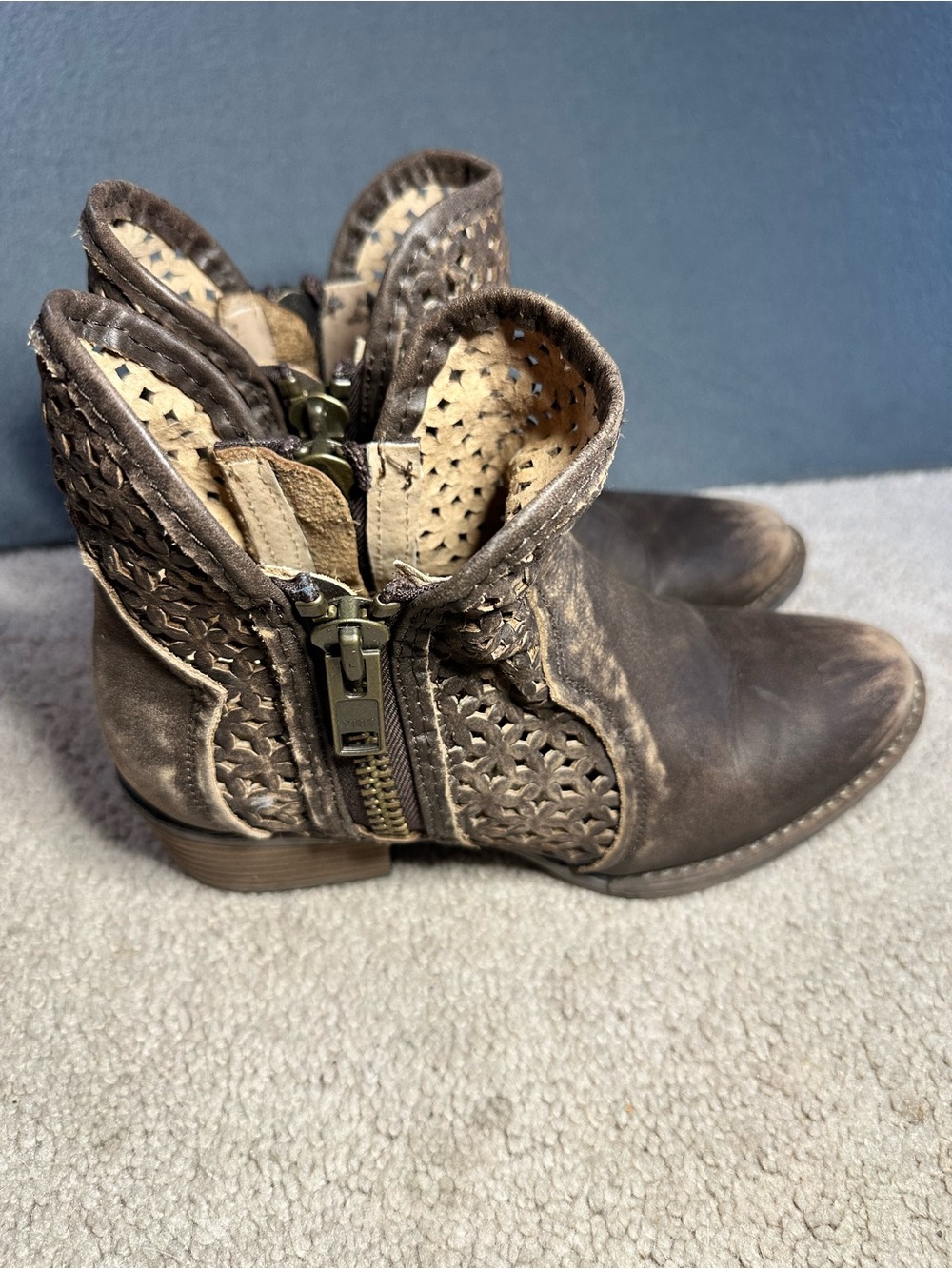 Circle G by Corral Brown Distressed Leather Laser Cut Ankle Booties Women’s 7 - Picture 2 of 14
